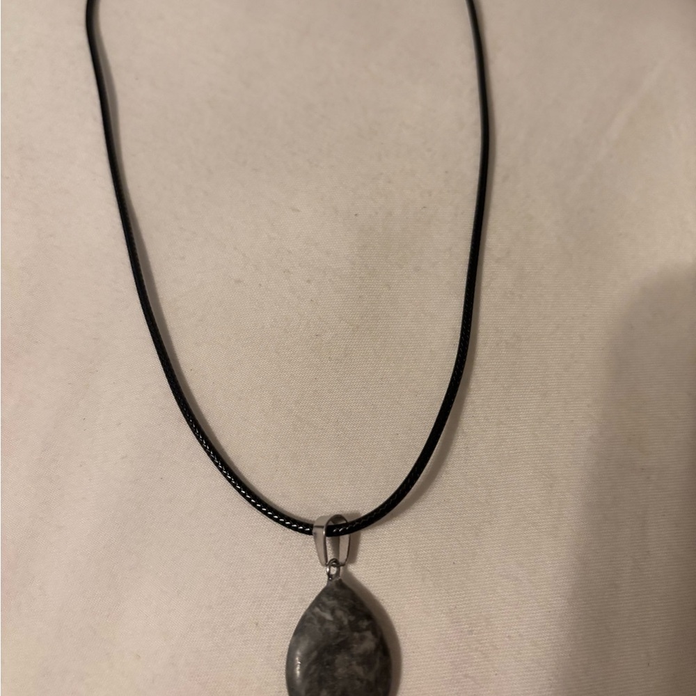 Elegant Black and Silver Pendant Necklace